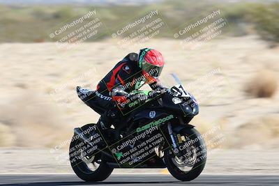 media/Dec-07-2025-CVMA (Sun) [[3e7d2de5dc]]/Race 8-Middleweight Shootout/